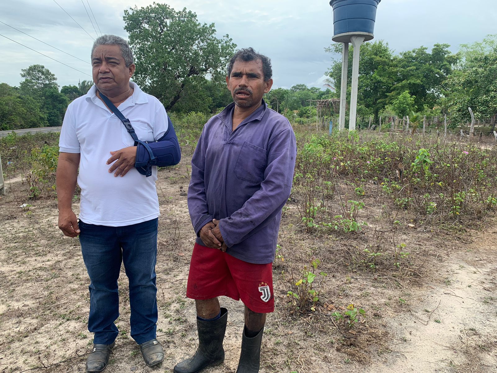 Secretaria de Infraestrutura entrega caixa d'água e encanação  - Imagem 2