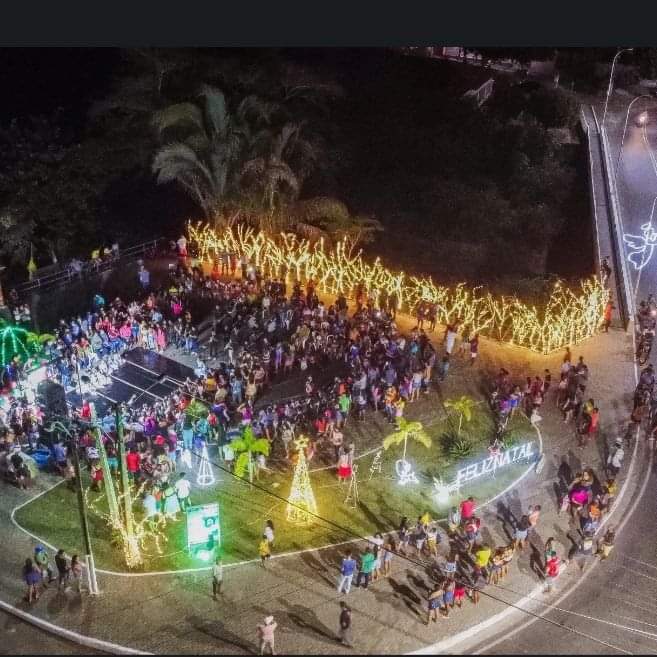 Prefeito João Luiz comanda Natal de luz com chegada do Papai Noel  - Imagem 1
