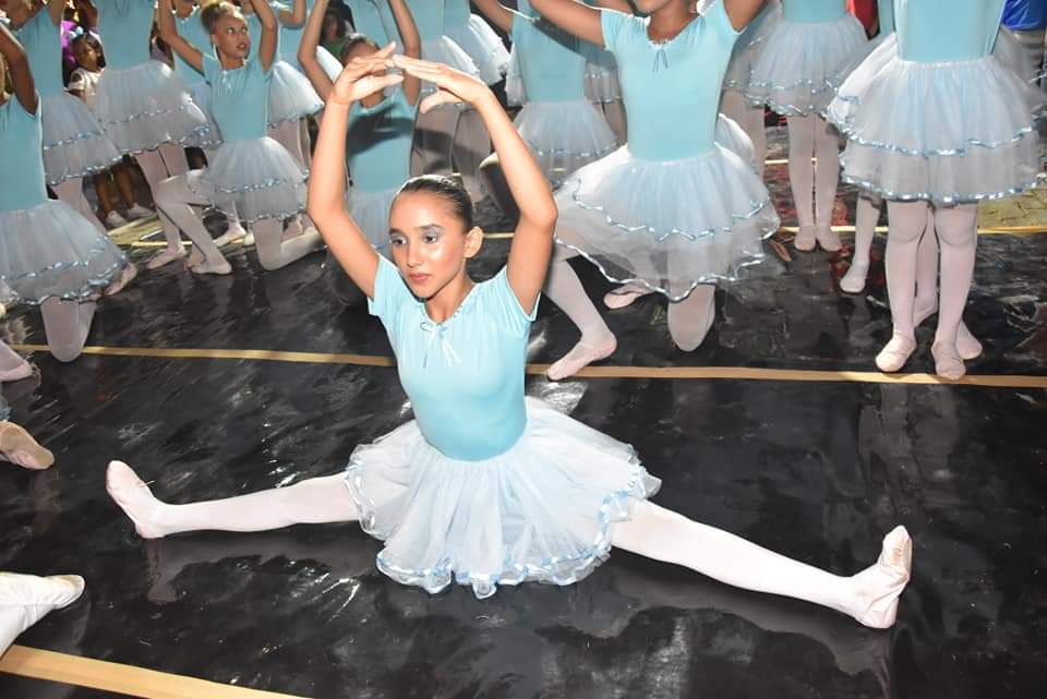 Prefeito João Luiz comanda Natal de luz com chegada do Papai Noel  - Imagem 7