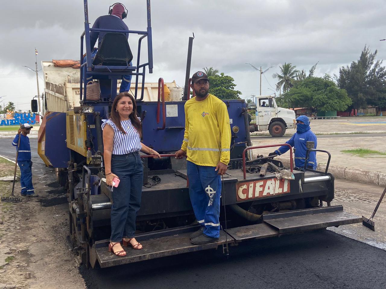Prefeita Maninha vistoria obras em Luís Correia (Divulgação)