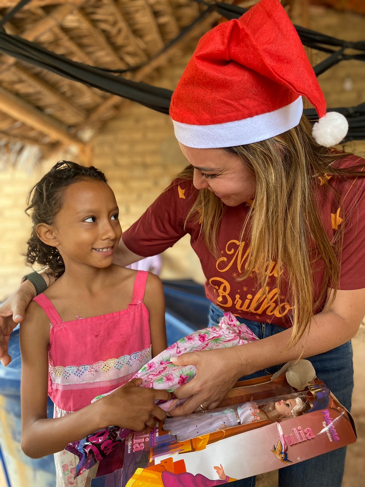 Prefeitura entrega cestas básicas à famílias carentes de Esperantina - Imagem 1