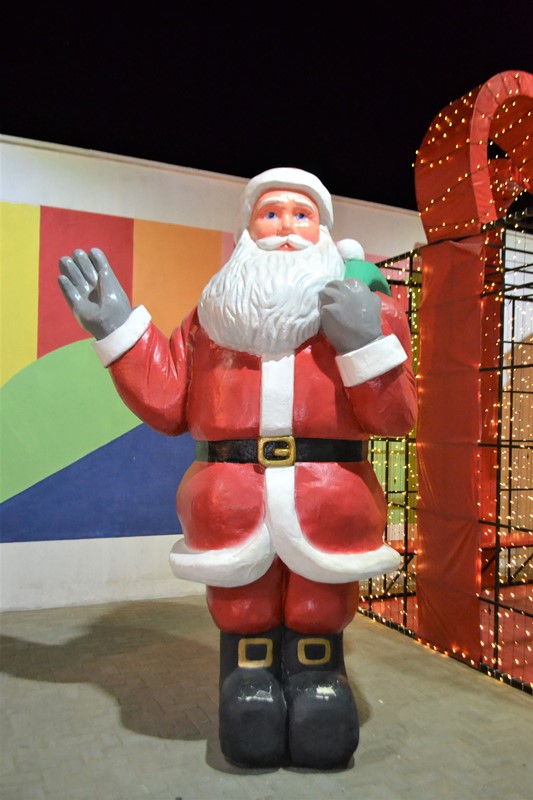 Prefeita Ivanária Sampaio entrega decoração natalina de Esperantina - Imagem 2