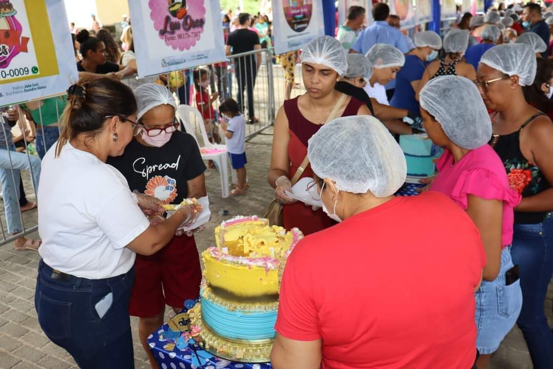 09 Bolos Confeitados para festejar o aniversário de Monsenhor Gil - Imagem 15