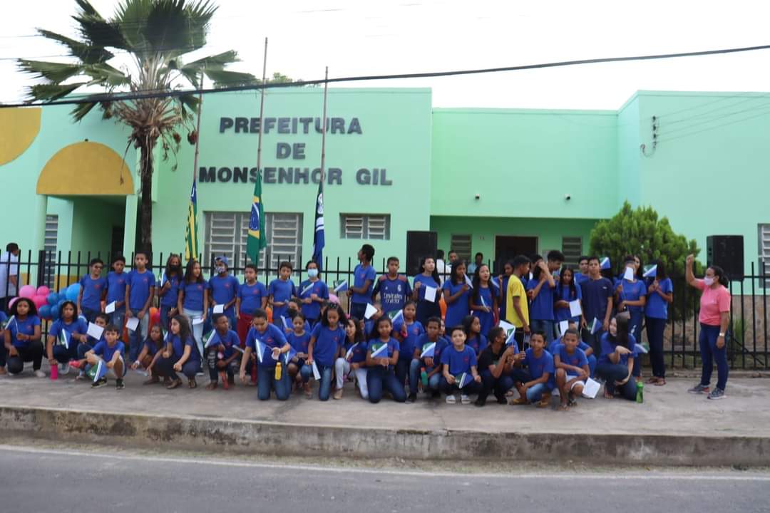 09 Bolos Confeitados para festejar o aniversário de Monsenhor Gil - Imagem 21