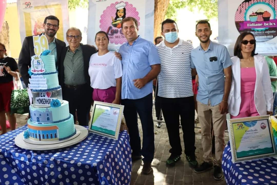 09 Bolos Confeitados para festejar o aniversário de Monsenhor Gil - Imagem 17