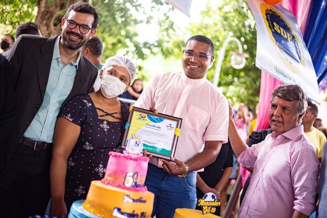 09 Bolos Confeitados para festejar o aniversário de Monsenhor Gil - Imagem 18