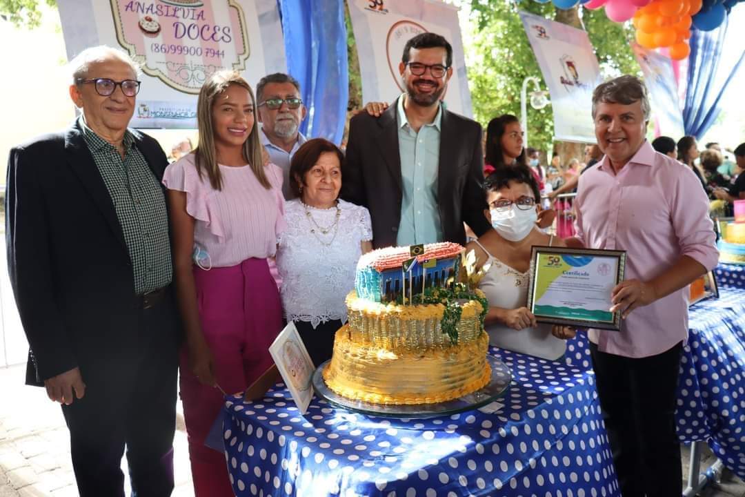 09 Bolos Confeitados para festejar o aniversário de Monsenhor Gil - Imagem 19