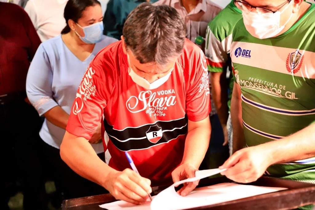 Gov. Wellington Dias e prefeito João Luiz inauguram obras em Monsenhor Gil - Imagem 12