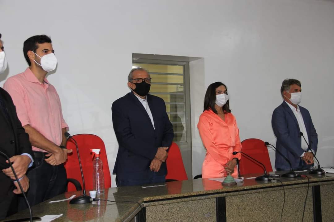 Prefeito anuncia 34% de aumento do piso dos professores de Monsenhor Gil - Imagem 9