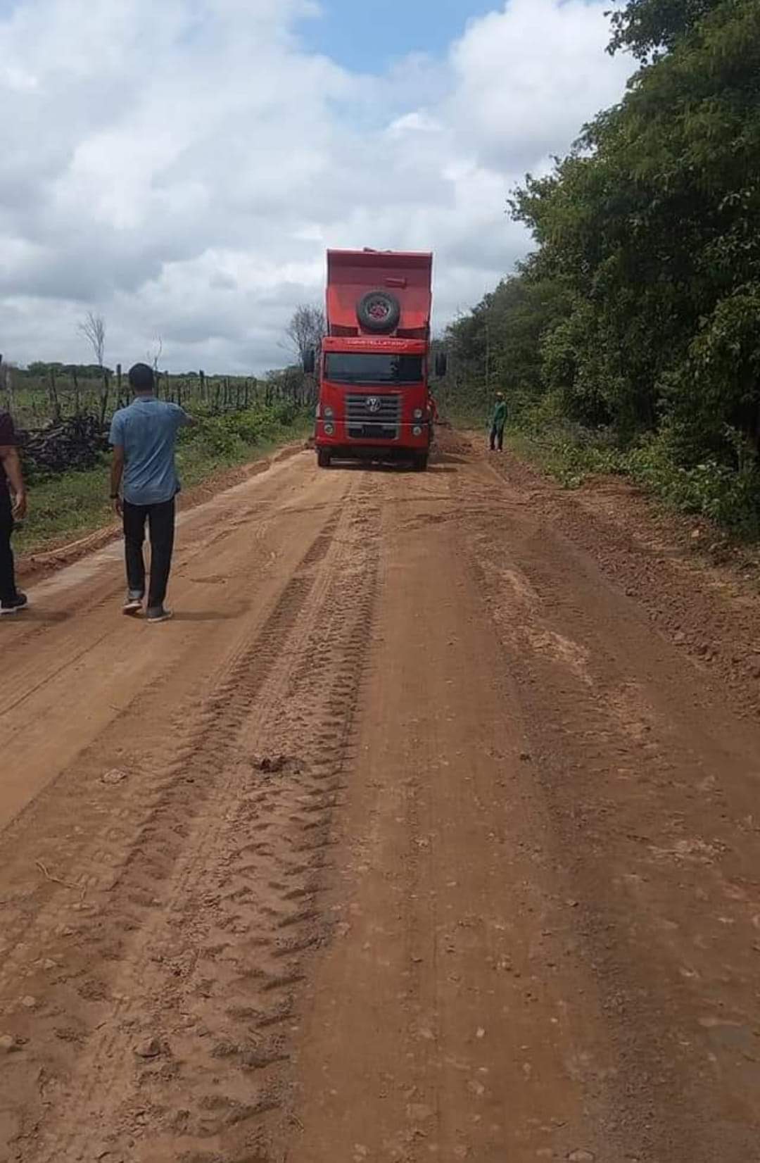 Comunidades ganham recuperação de Estradas vicinais em Monsenhor Gil