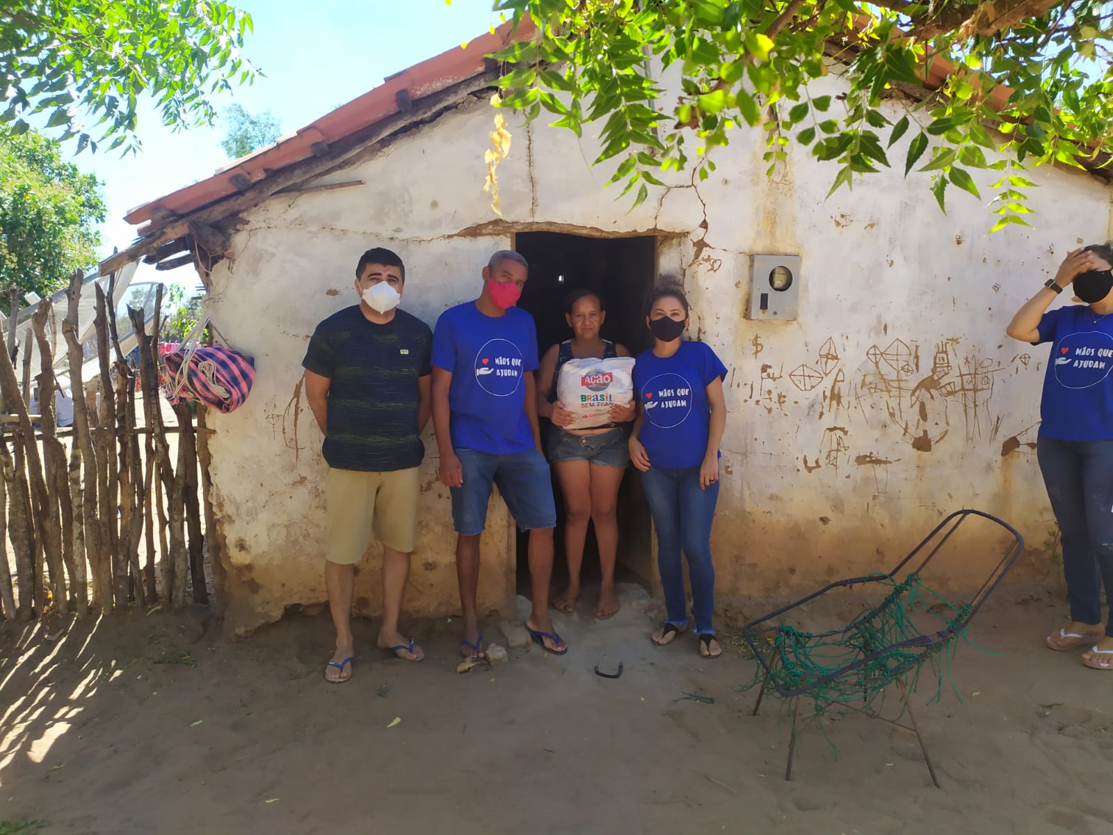 Famílias vulneráveis são beneficiadas com o Projeto Mãos que Ajudam - Imagem 17