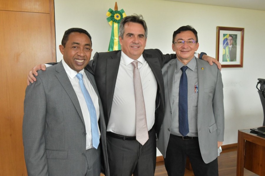 Joel participa de reuniões com o FNDE e o ministro Ciro, em Brasília