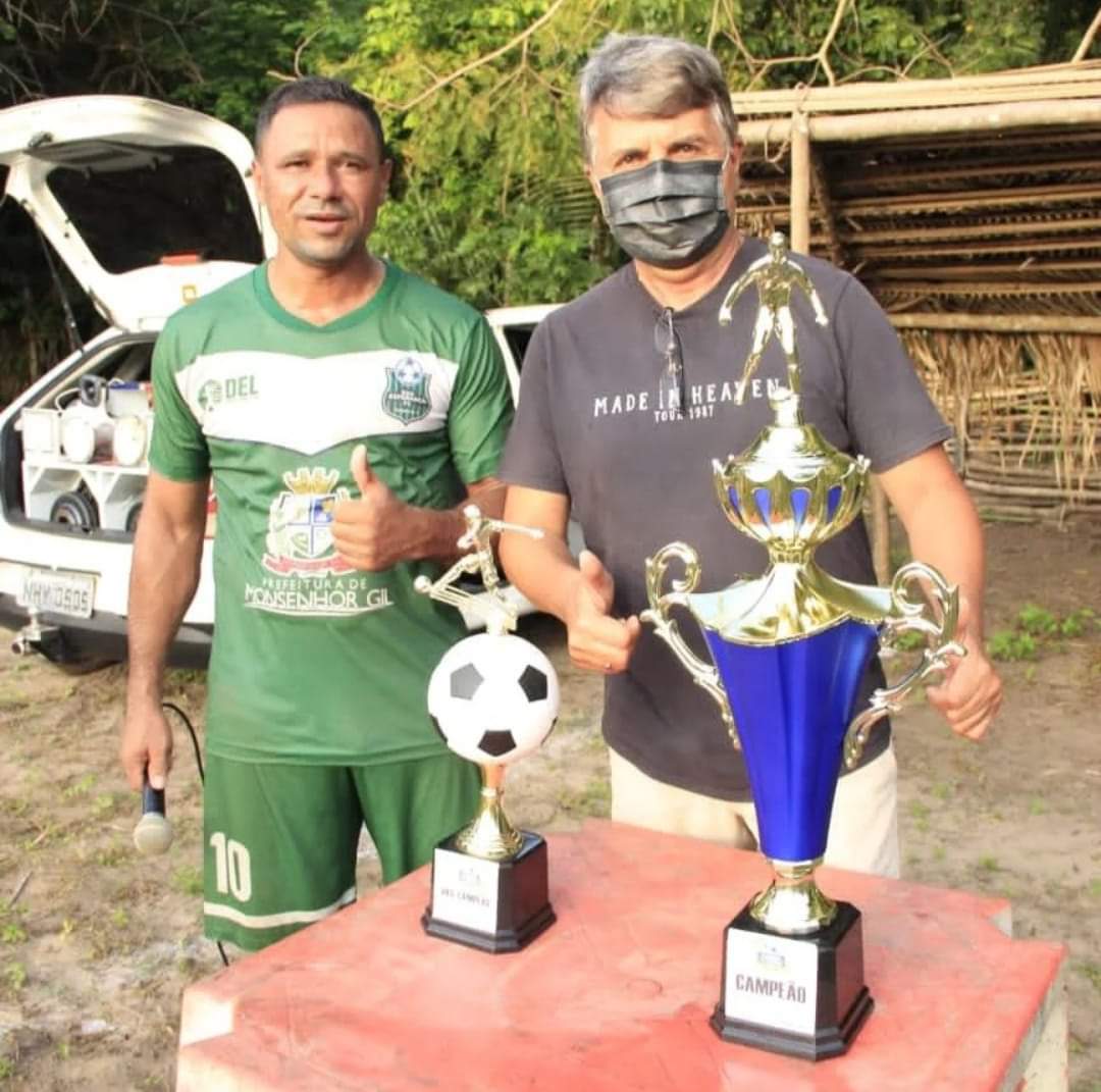 Prefeito João Luiz prestigia mais uma final de campeonato em Monsenhor Gil - Imagem 13