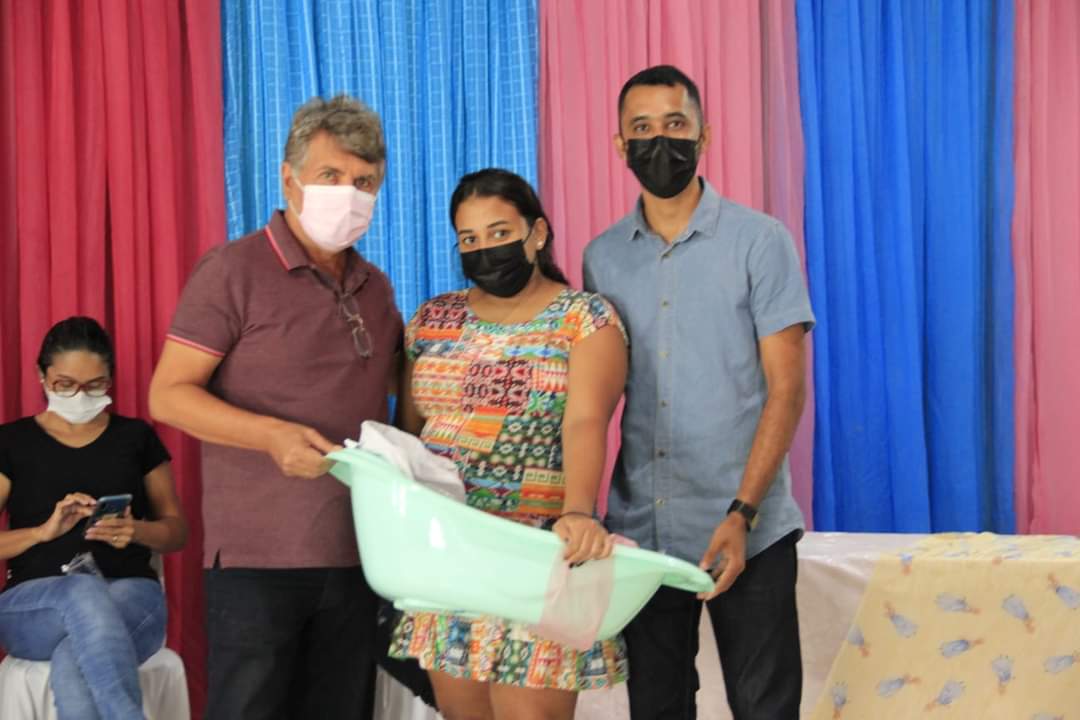 Grávidas recebem enxovais e cestas básicas da prefeitura de Monsenhor Gil - Imagem 5