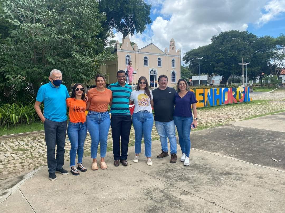 Deputada Janaína Marques visita Monsenhor Gil e vistoria obra - Imagem 1