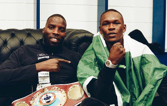 Conheça Israel Adesanya, o lutador do momento no MMA