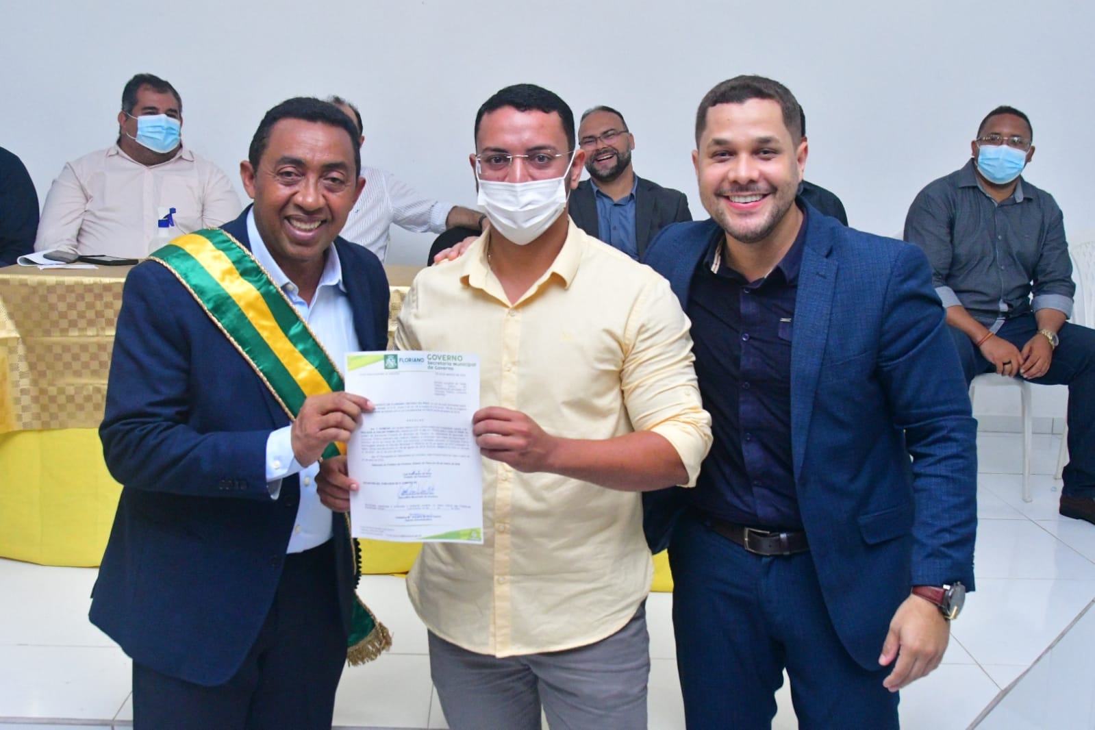 Prefeito Joel Rodrigues dá posse aos aprovados em concurso público