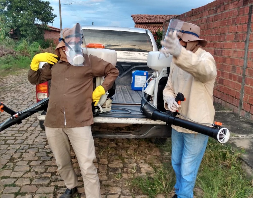 Hugo Napoleão pulveriza pontos onde houve registro de foco de Dengue - Imagem 3
