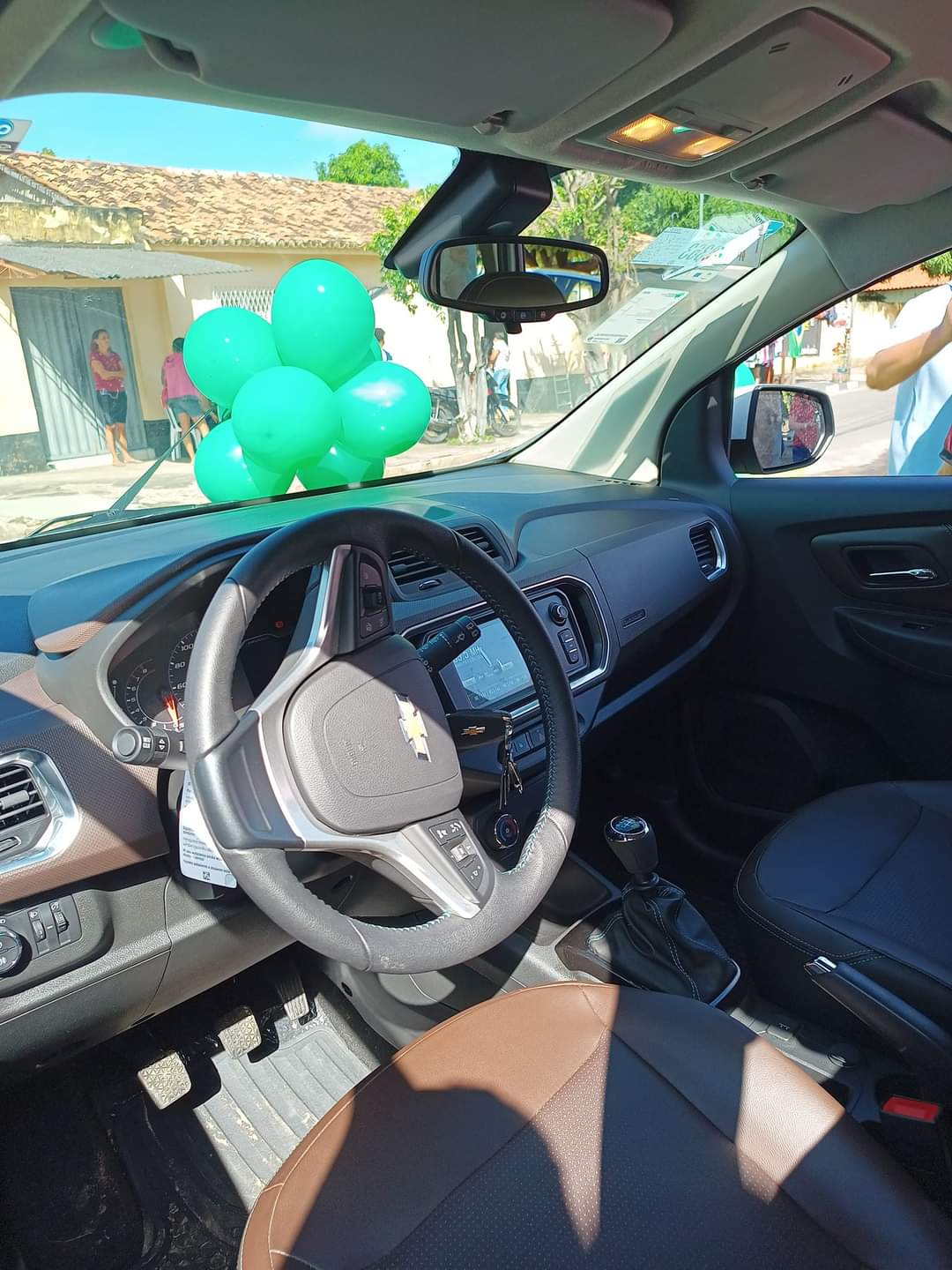 Prefeito João Luiz faz entrega de mais um veículo para o sistema de saúde - Imagem 8