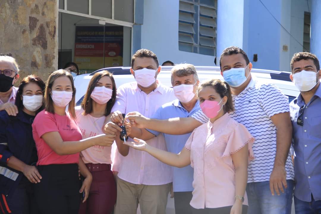 Prefeito João Luiz faz entrega de mais um veículo para o sistema de saúde - Imagem 1