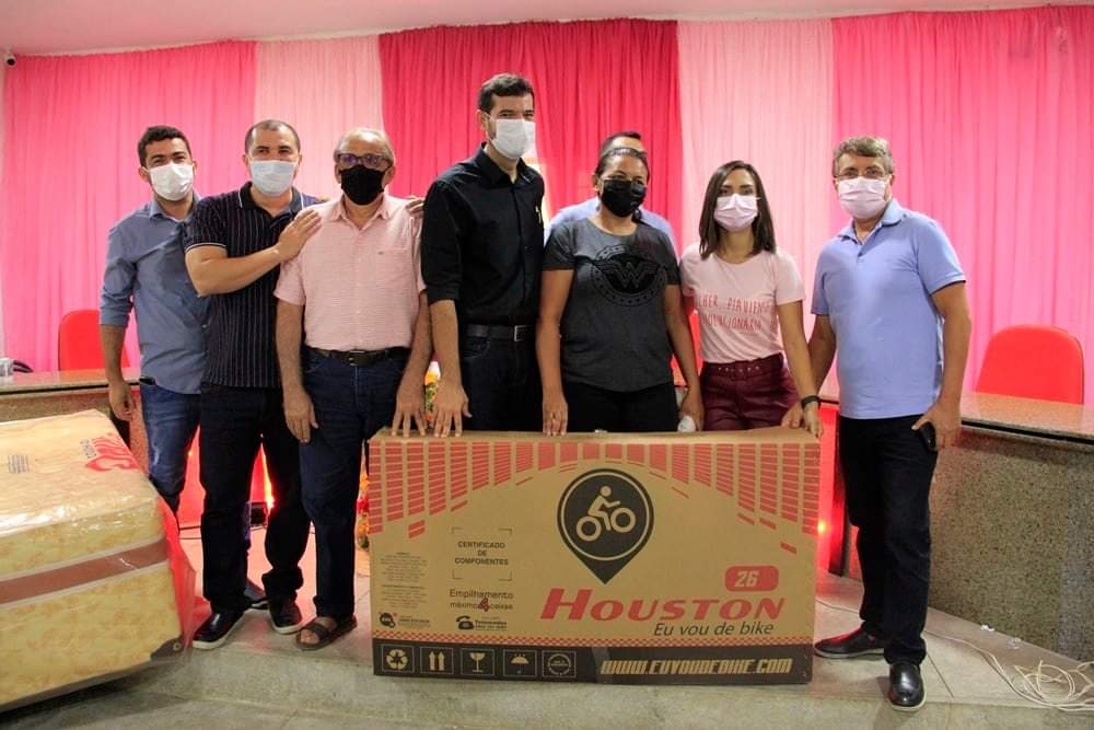 Vereadora Eliane Moura promove festa com festival de prêmios para mulheres - Imagem 24