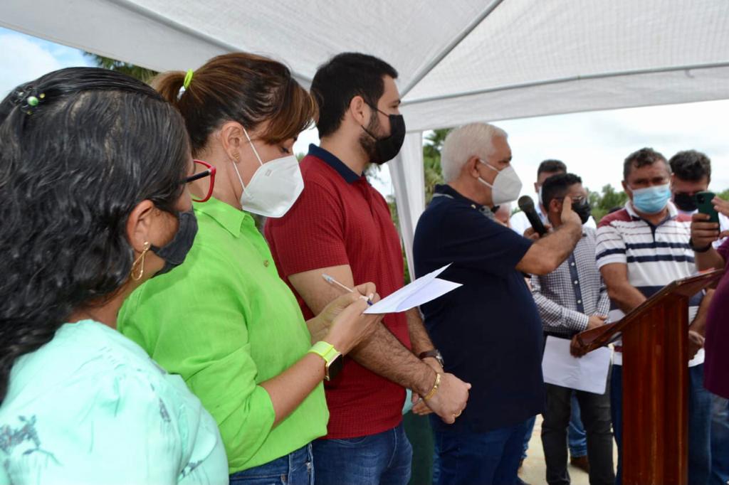 Prefeita Ivanária Sampaio entrega ponte na localidade Capitão de Campos - Imagem 5