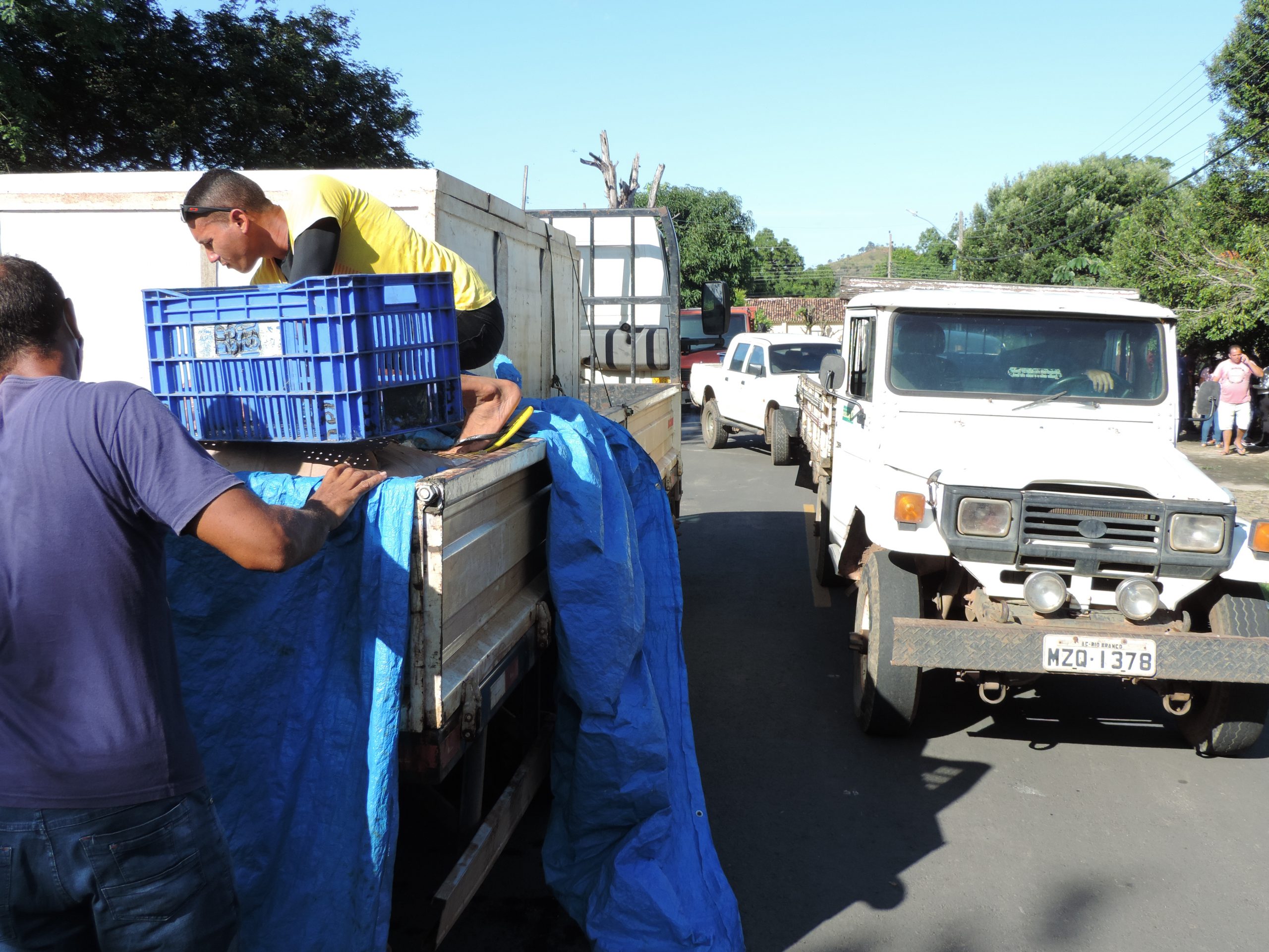Semana Santa - Famílias de Monsenhor Gil recebem peixes da Prefeitura - Imagem 9