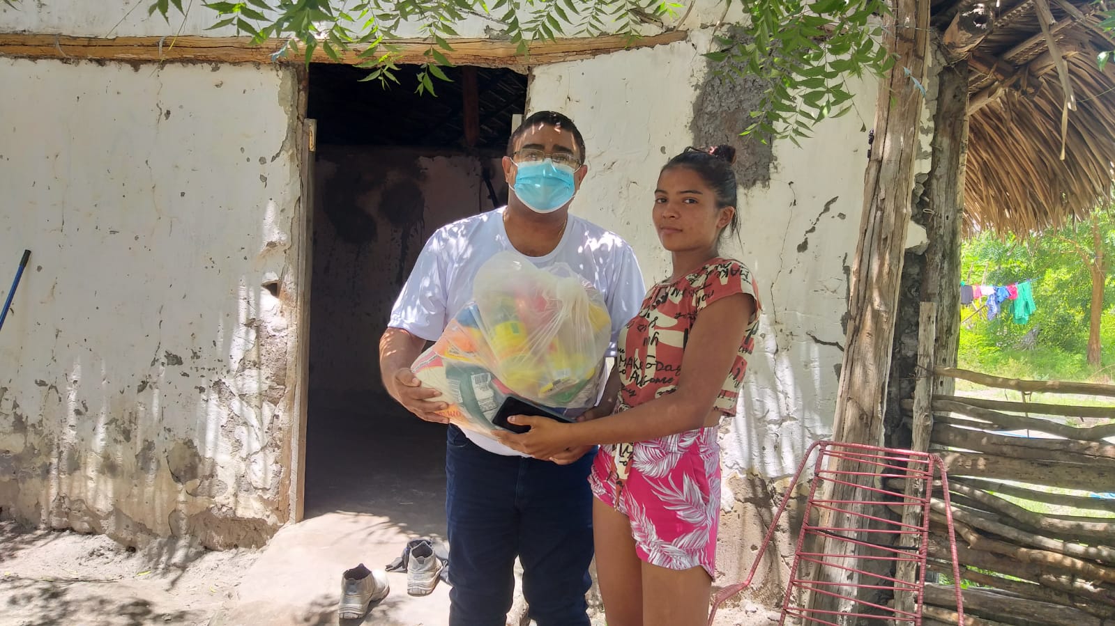 Prefeitura de Esperantina distribui mais de 15 toneladas de alimentos  - Imagem 1