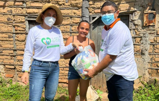 Prefeitura de Esperantina distribui mais de 15 toneladas de alimentos 