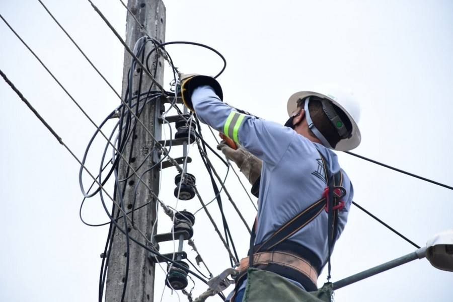 SEINFRA intensifica trabalhos de iluminação no município de Floriano