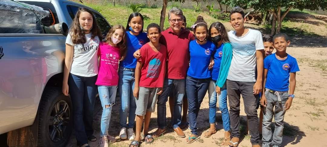 Prefeito João Luiz faz entrega de equipamentos para Escolas  - Imagem 1