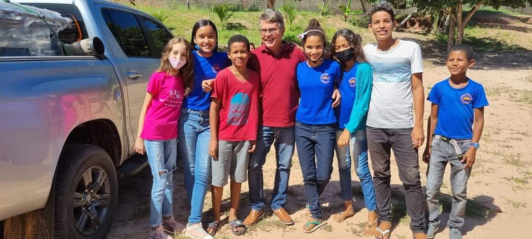 Prefeito João Luiz faz entrega de equipamentos para Escolas  - Imagem 2