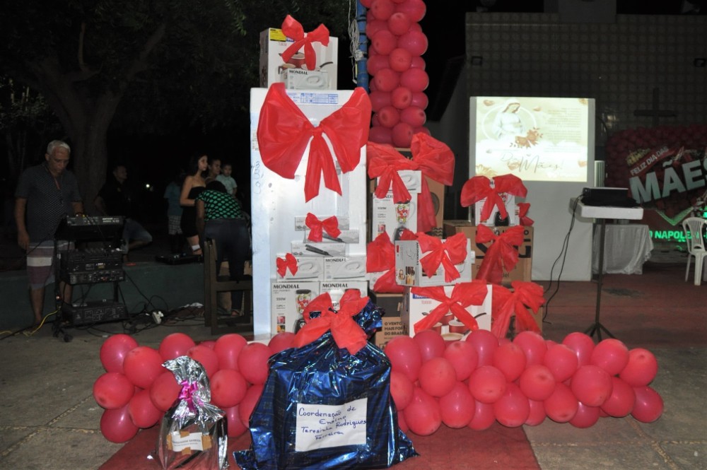 Prefeitura de Hugo Napoleão realiza festa em homenagem às Mães - Imagem 16
