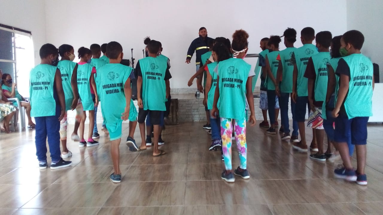 Palestras educativas antes das atividades