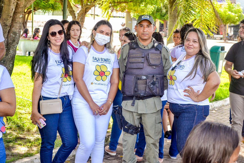 Prefeitura Municipal realiza caminhada alusiva a campanha “Faça Bonito” - Imagem 39