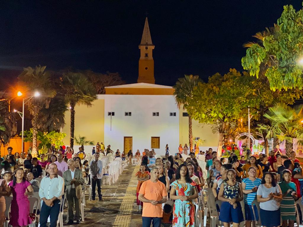 Banda Xote Santo animou evento evangélico das mães em Esperantina - Imagem 2