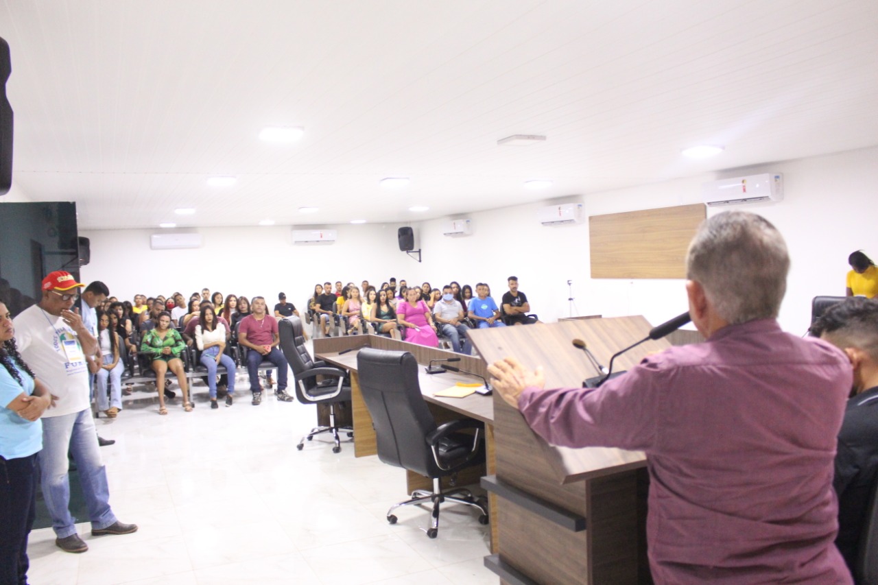 Mais de 100 jovens recebem certificado de cursos profissionalizantes - Imagem 1