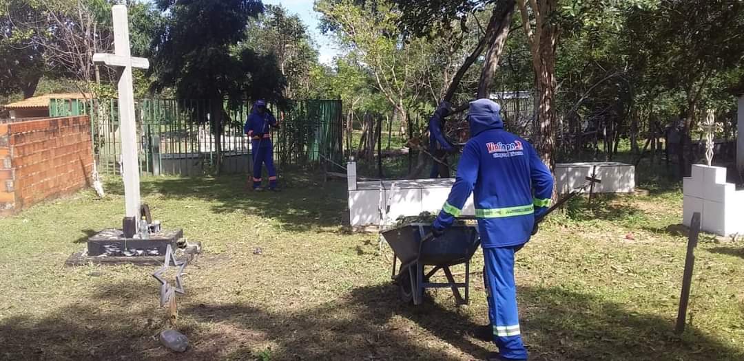 Cemitérios são limpos visando a visitação do Dia das Mães em Monsenhor Gil - Imagem 9