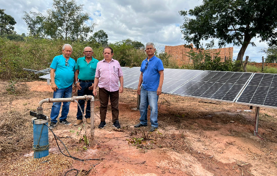 PMU instala placa solar em bomba de poço na localidade São Francisco 2
