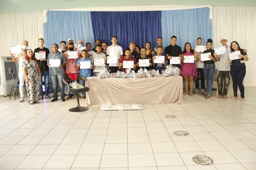 Prefeito João Luiz participa do enceramento de curso em Monsenhor Gil - Imagem 2