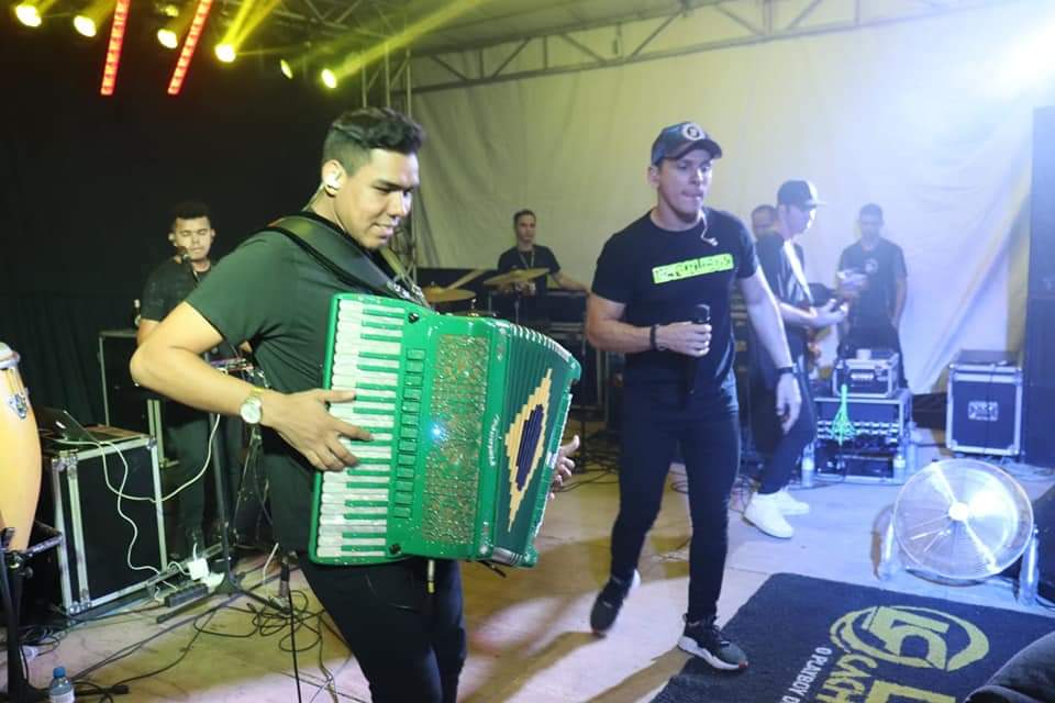 Prefeito e vice de Monsenhor Gil participam de encerramento de festejos - Imagem 7