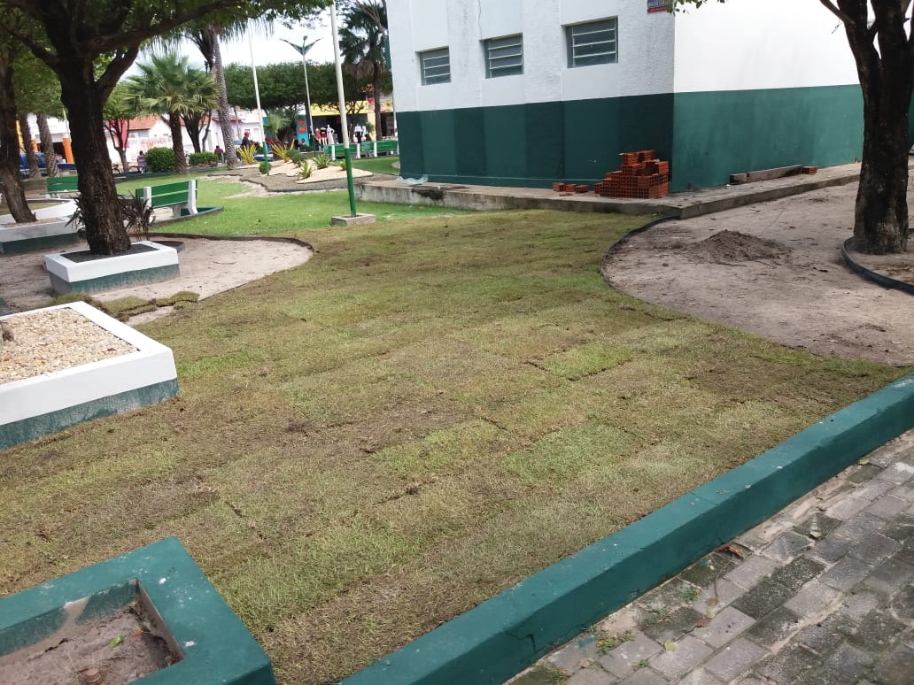 Prefeitura de Esperantina está revitalizando a praça da Biblioteca - Imagem 1