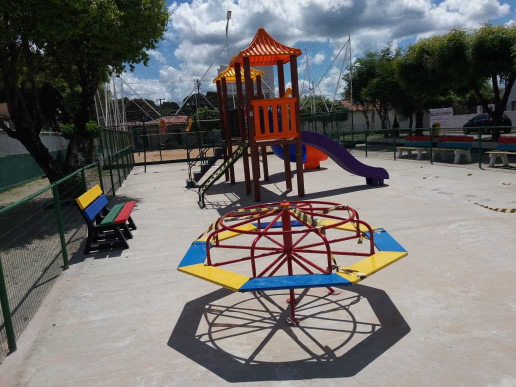 Esperantina ganha a primeira brinquedopraça do estado do Piauí. - Imagem 2