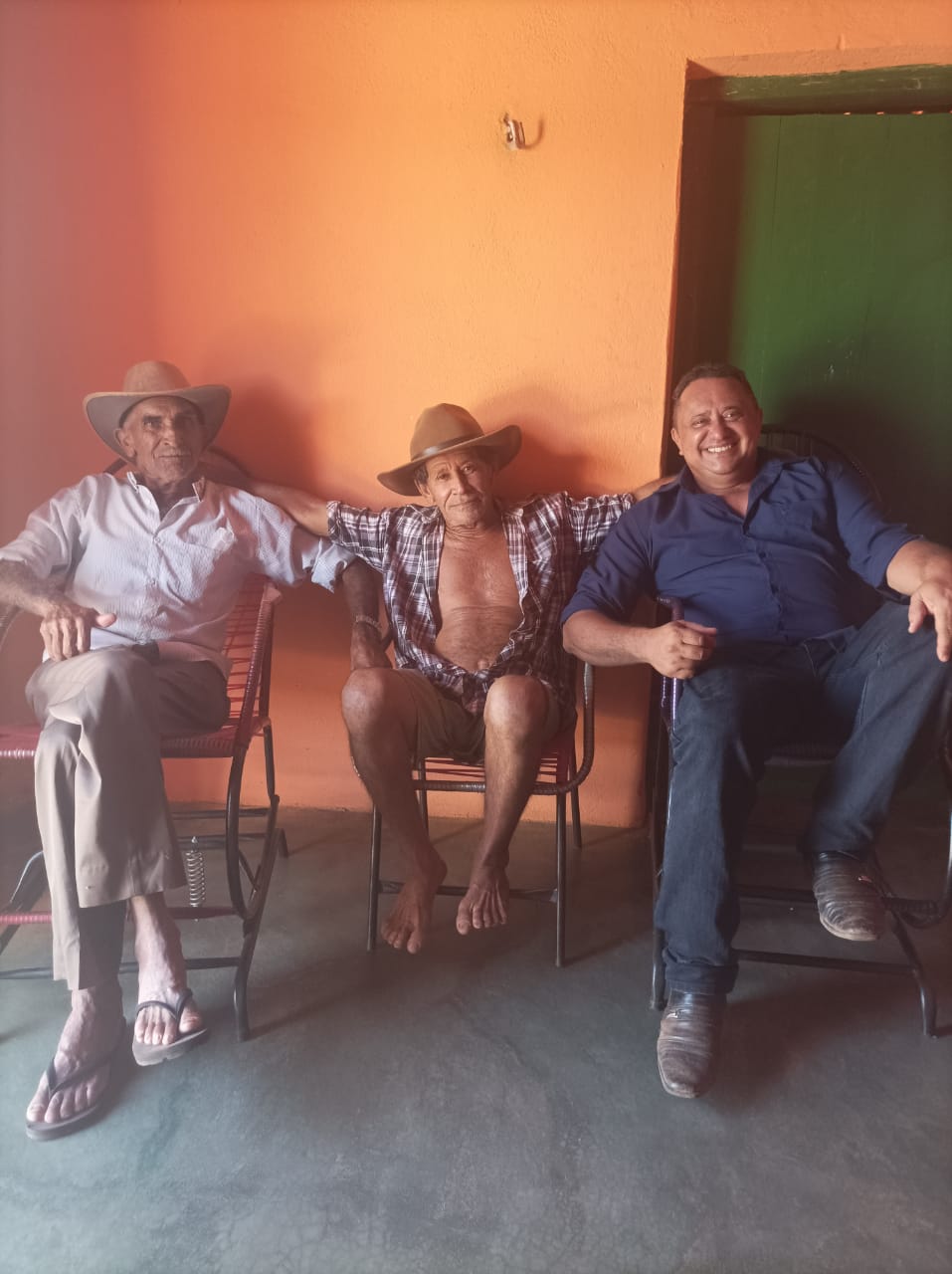 Prefeito Miguel Rodrigues visita localidade Paulista e acompanha obra - Imagem 5