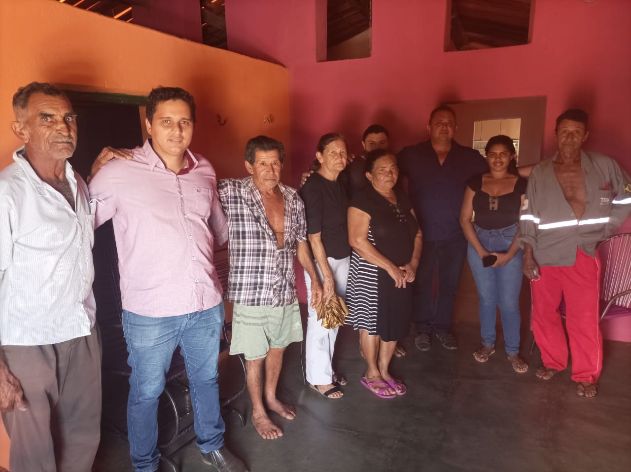 Prefeito Miguel Rodrigues visita localidade Paulista e acompanha obra - Imagem 2