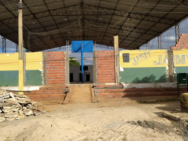 Prefeita Kelly Alencar iniciou obra de reforma do Ginásio Jayme Nery na Br