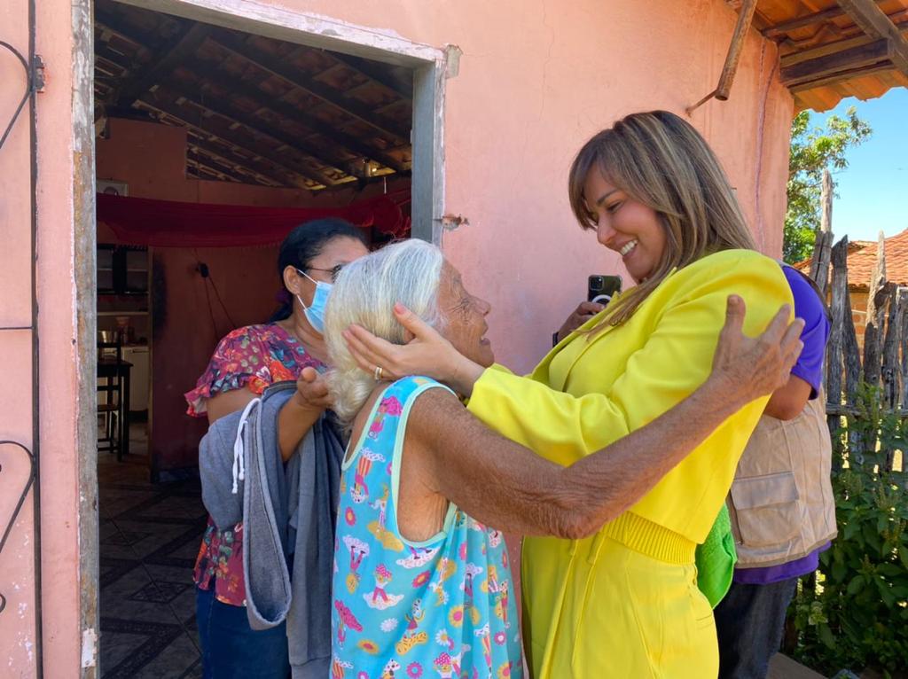 Prefeita Ivanária Sampaio inaugura mais de 5 mil metros de calçamentos - Imagem 3