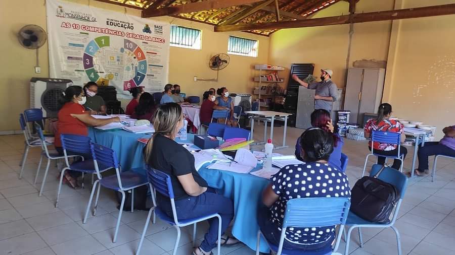 Secretaria Municipal de Educação de Monsenhor Gil realiza encontro  - Imagem 9