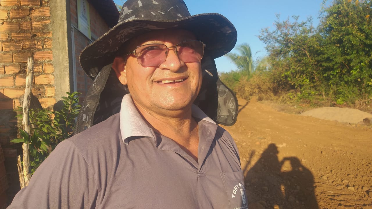 Prefeitura de Esperantina leva melhorias a várias ruas com empiçarramento - Imagem 2