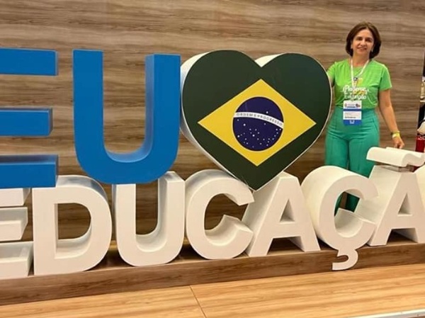Secretária de Educação participa do 9° Fórum Nacional Extraordinário